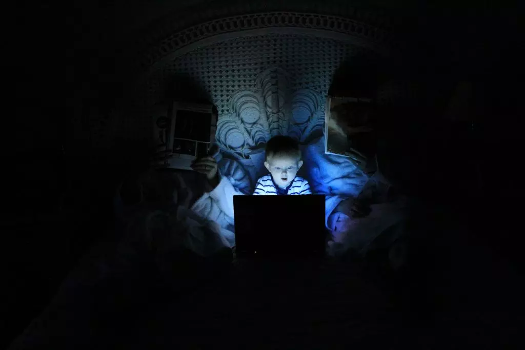 Child Boy on Screen Youtube Movie - Parenthood