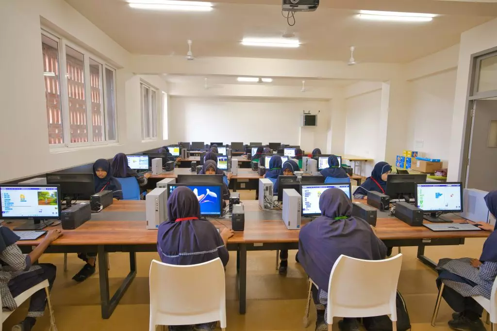 Screen Ipads Chromebooks Usage in Schools